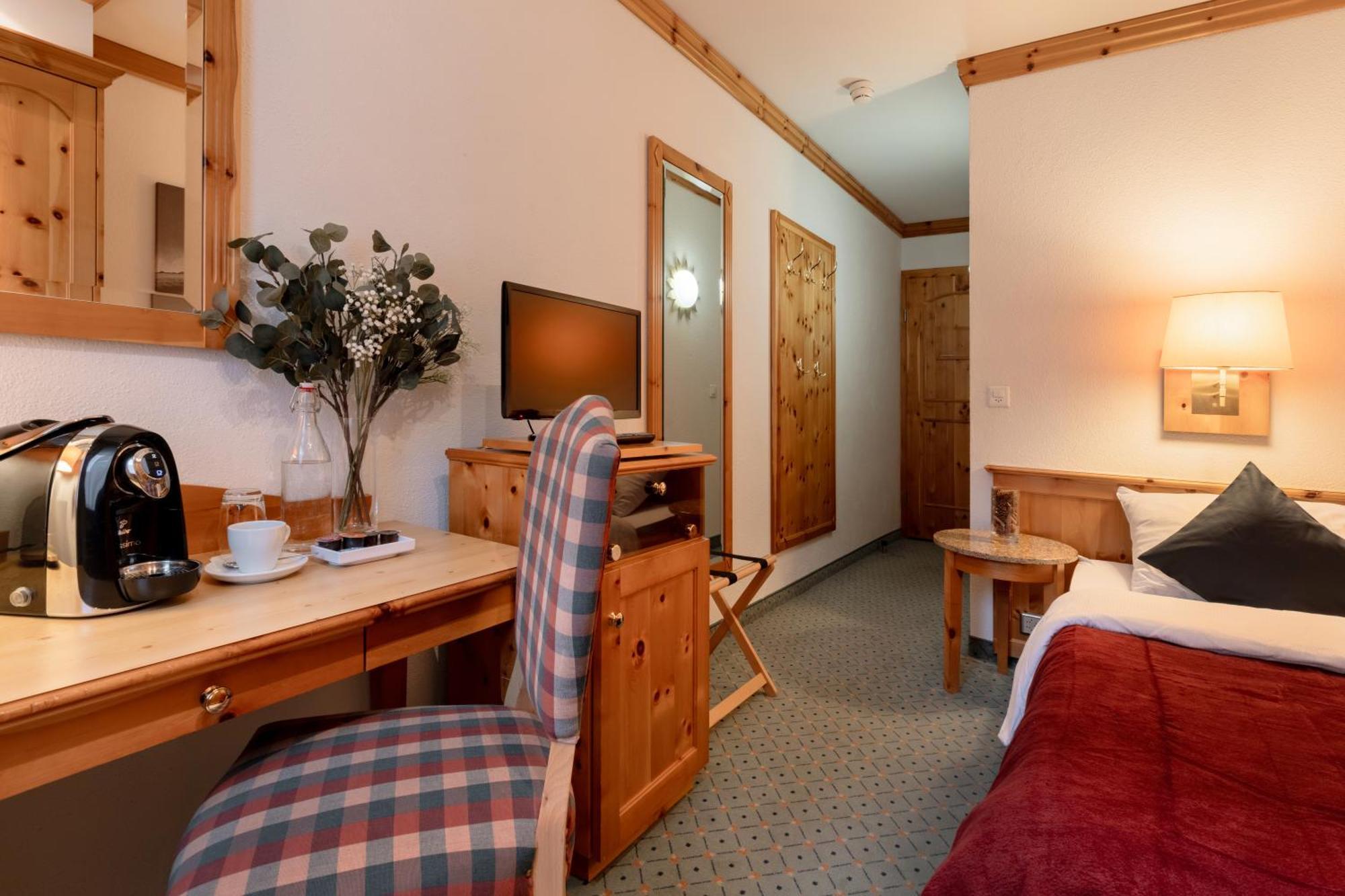 Alpine Club - Adults Only 4* Arosa